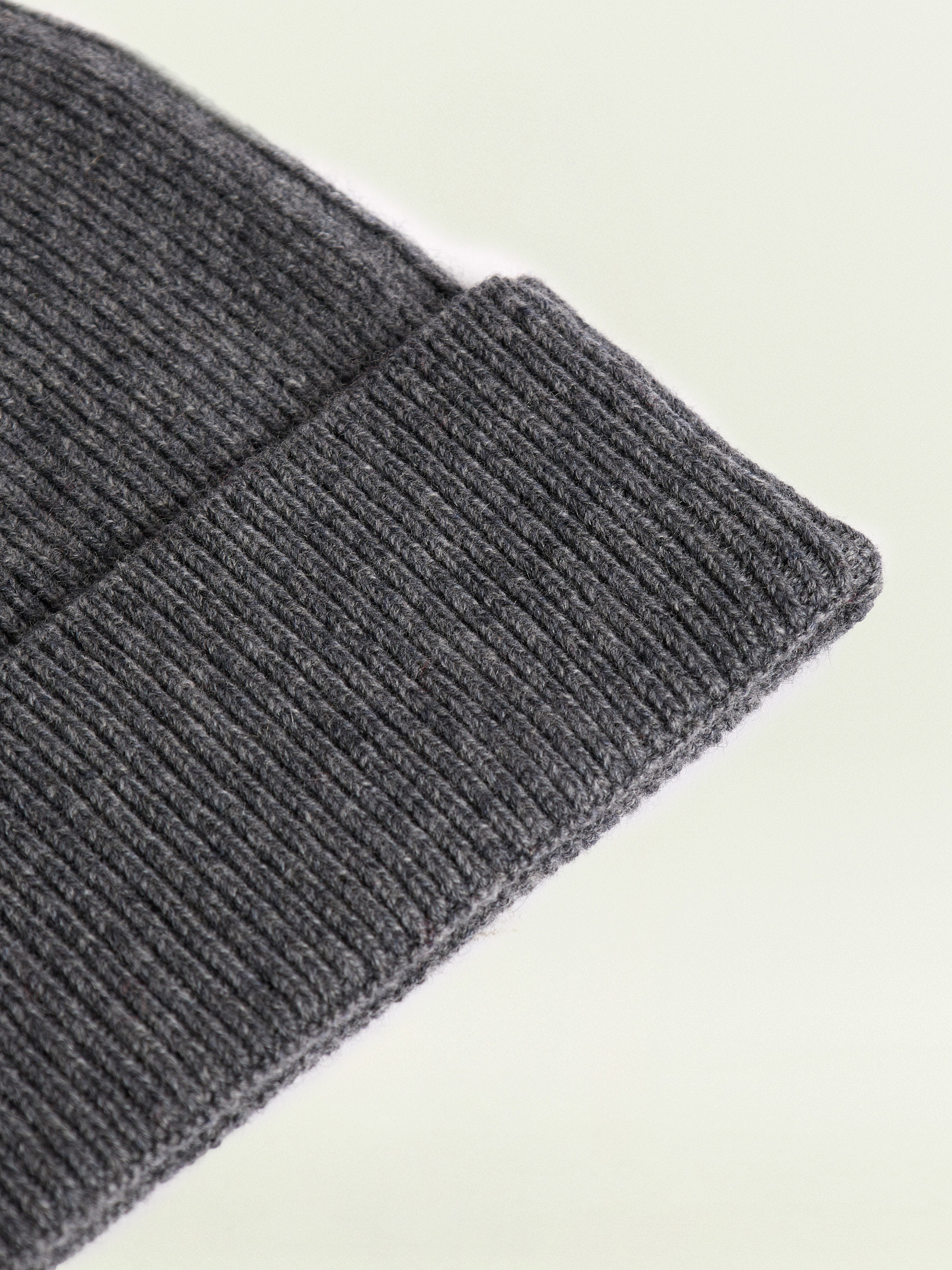 Шапка из шерсти и кашемира